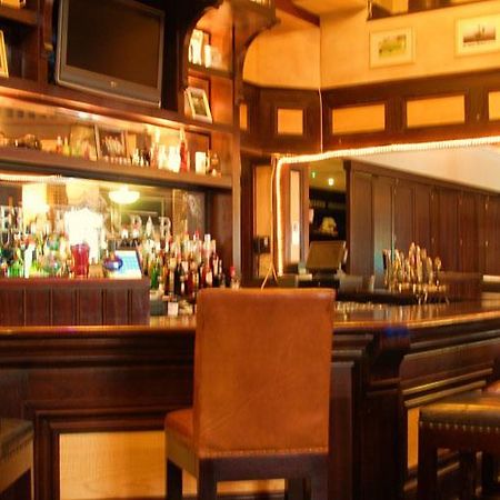 Feerick'S Hotel Rathowen Экстерьер фото